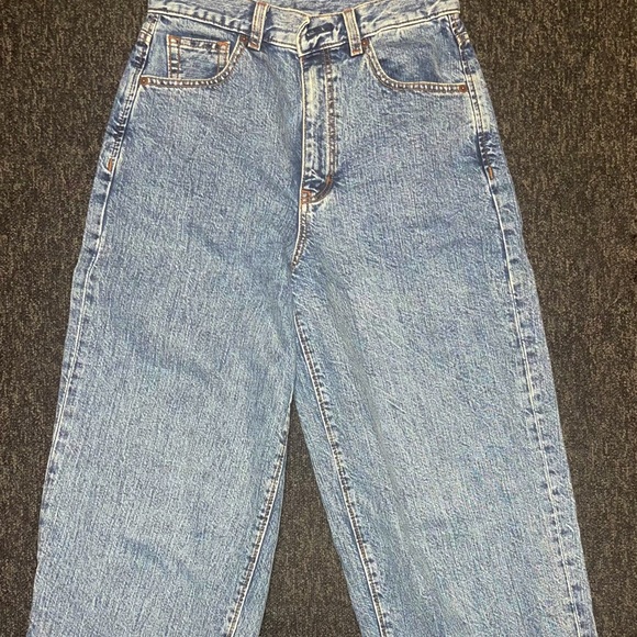Jeans - Picture 1 of 2